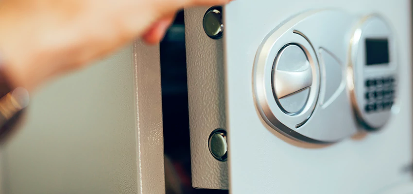 Fingerprint Safe Openers in Oroville East, CA